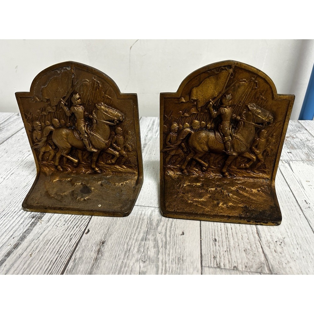 Vintage Hubley Cast Iron Bookend (Model 212) - Crusaders Into Battle Set